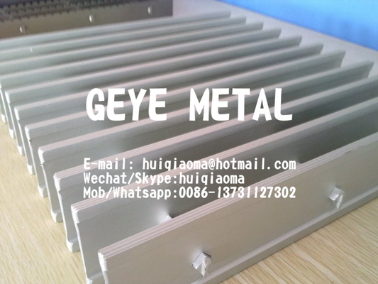 China Reja Macho de estampar-bloqueada acanalada aluminio antirresbaladizo de la Yo-barra, rejas de aluminio ligeras de la barra proveedor