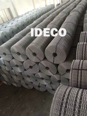 China Capa de tubería de malla de alambre de acero galvanizado de trabajo pesado Resistencia a la corrosión Longitudes a medida proveedor